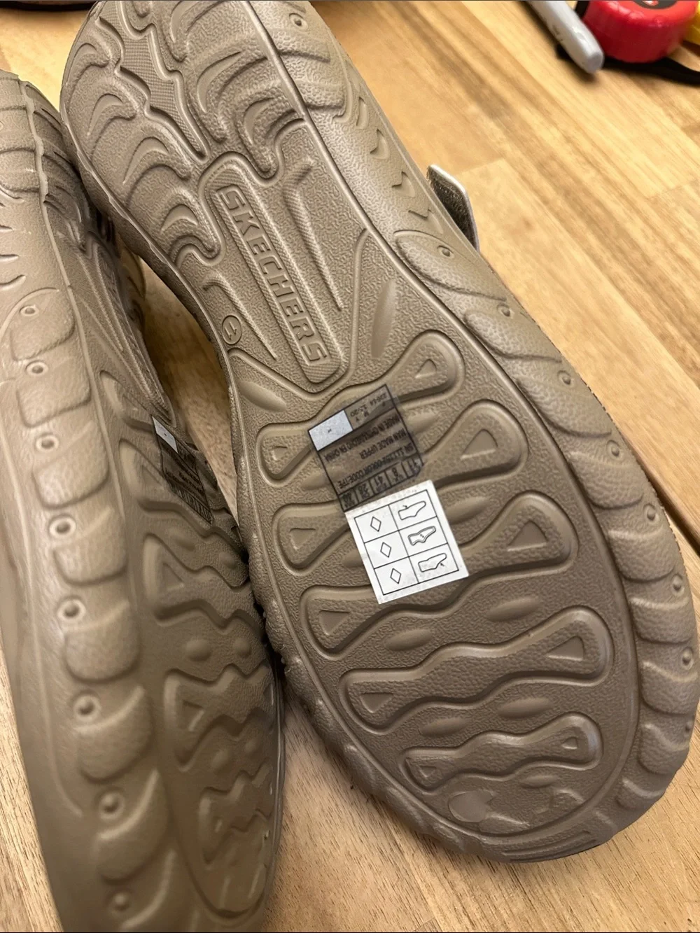 SKECHERS Reggae foamie sandals